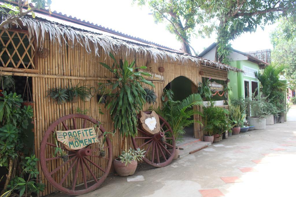 Garden Guesthouse コンポンチュナン エクステリア 写真