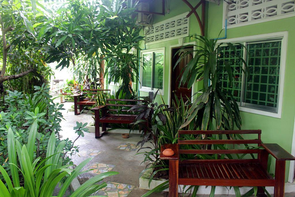 Garden Guesthouse コンポンチュナン エクステリア 写真