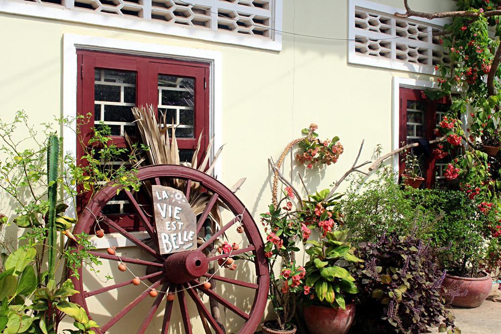 Garden Guesthouse コンポンチュナン エクステリア 写真